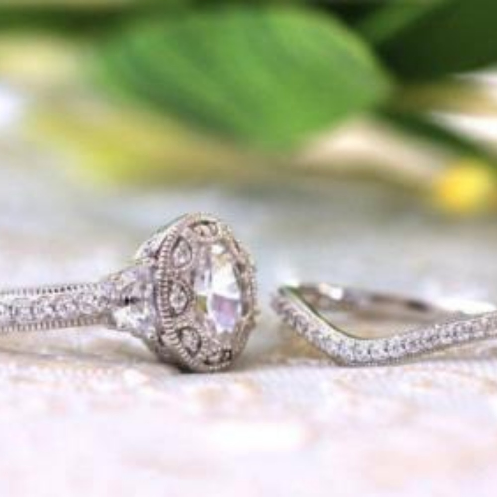 NEW 925 Silver Oval Cut Diamond Halo 2 pc Ring Set - Picture 5 of 6